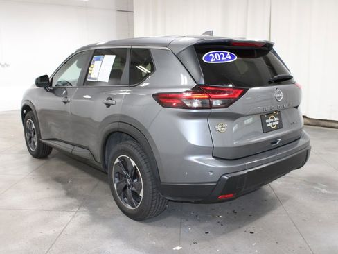 Used 2024 Nissan Rogue SV AWD/4WD image 7