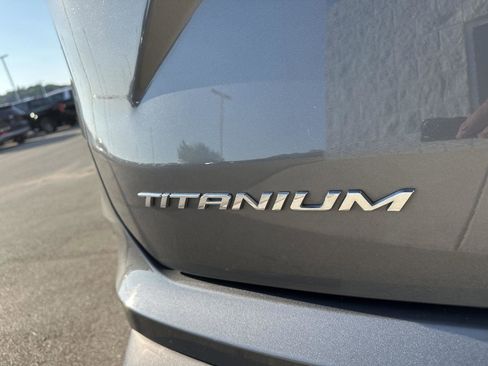 Used 2024 Ford Edge Titanium image 4