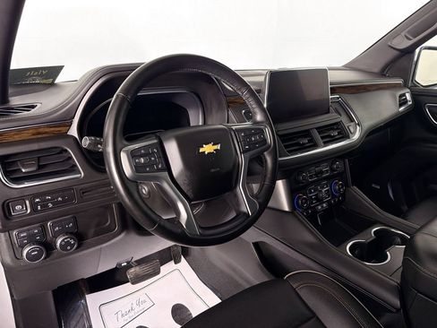 Used 2023 Chevrolet Suburban Premier image 9