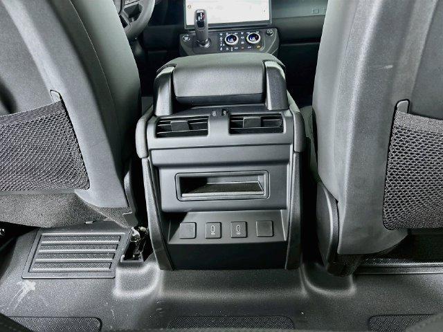 New 2026 Land Rover Defender 110 X-Dynamic SE AWD/4WD image 23