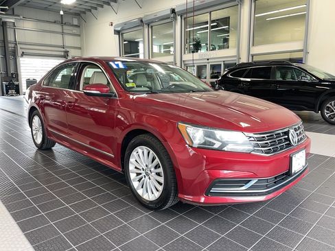 Used 2017 Volkswagen Passat 1.8T SE FWD image 1