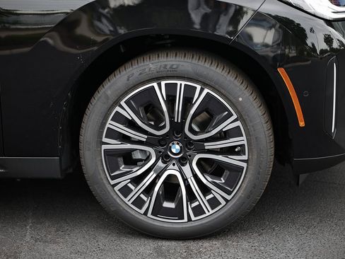 Used 2025 BMW X3 xDrive30i w/ Premium Package image 4