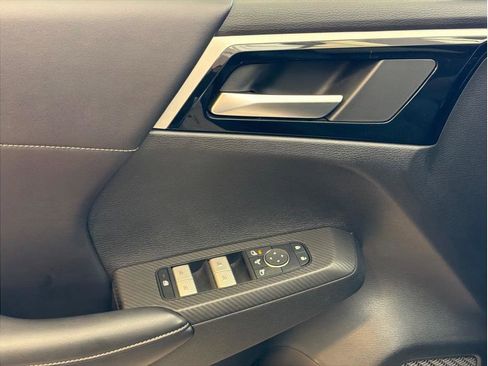 Used 2024 Mitsubishi Outlander Ralliart image 10