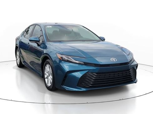 Used 2025 Toyota Camry LE FWD image 2