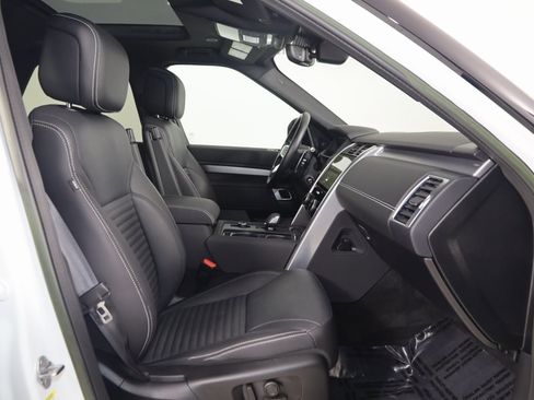 Used 2023 Land Rover Discovery S R-Dynamic image 13