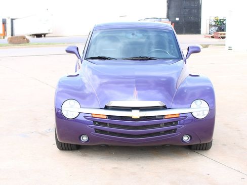 Used 2004 Chevrolet SSR w/ Preferred Equipment Group RWD image 15