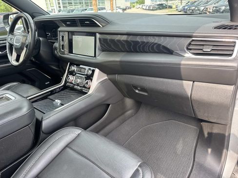 Used 2023 GMC Yukon Denali AWD/4WD image 14