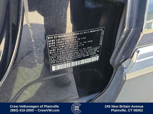 Used 2018 Volkswagen Tiguan SE w/ Panoramic Sunroof Package image 35