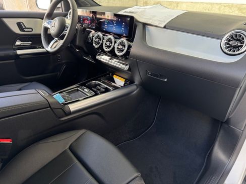 New 2025 Mercedes-Benz GLA 250 image 12