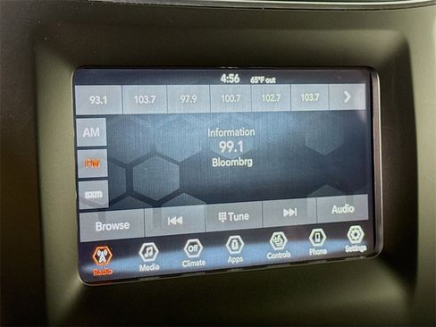 Used 2021 Jeep Cherokee Latitude Plus image 7