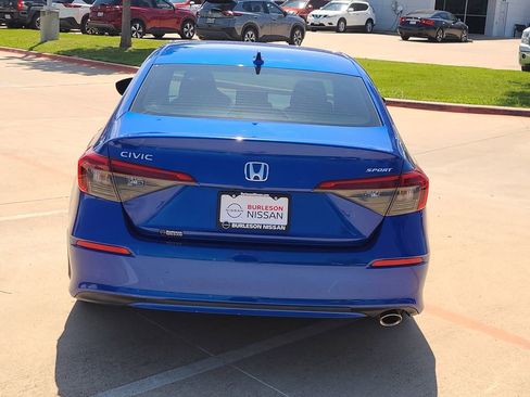 Used 2023 Honda Civic Sport image 3