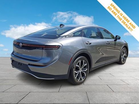 Used 2026 Toyota Crown XLE AWD/4WD image 8