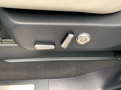 Certified 2025 Lincoln Navigator Reserve AWD/4WD image 22