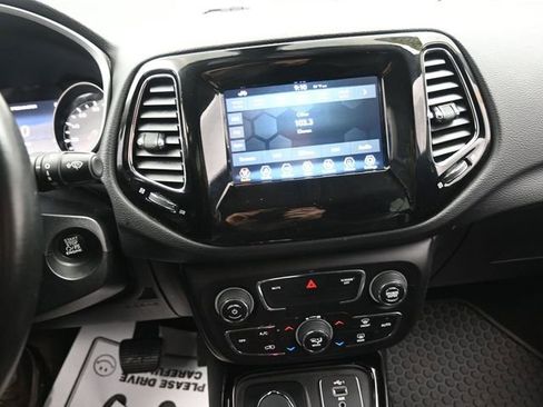 Used 2021 Jeep Compass Latitude image 35