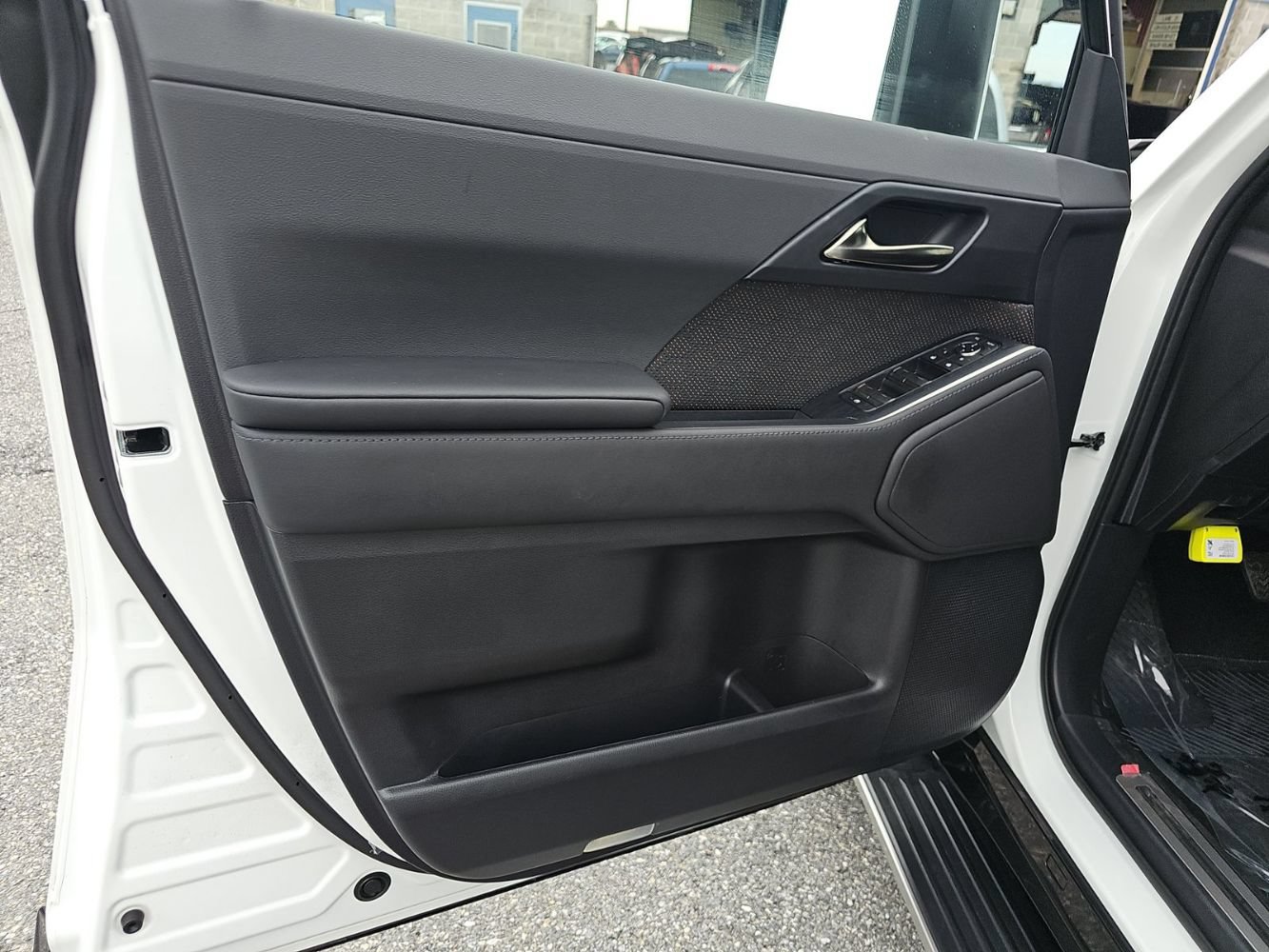 Used 2025 Lexus GX 550 w/ Cold Area Package AWD/4WD image 11
