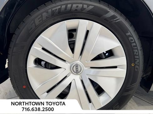 Used 2024 Nissan Leaf S FWD image 9