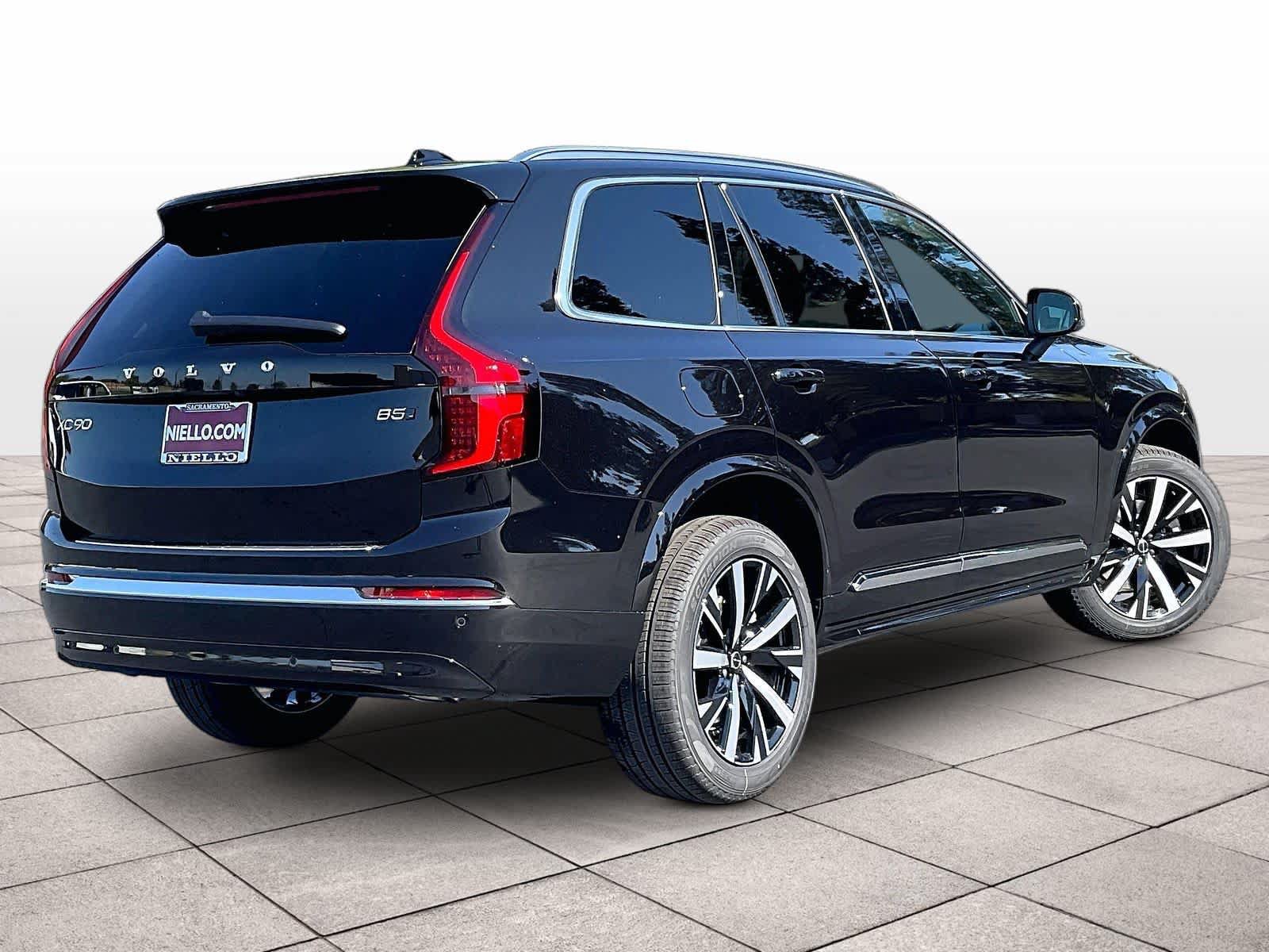 New 2027 Volvo XC90 B5 Core AWD/4WD image 4