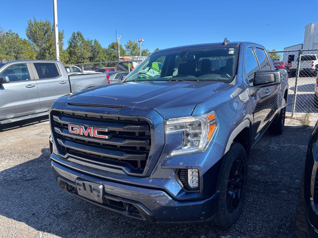 Used 2022 GMC Sierra 1500 Elevation AWD/4WD image 2