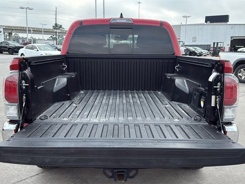 Used 2021 Toyota Tacoma TRD Off-Road image 27