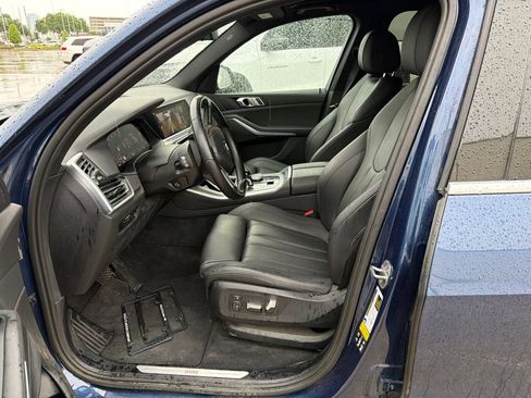 Used 2022 BMW X5 xDrive40i w/ Premium Package AWD/4WD image 3
