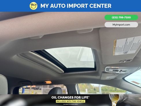 Used 2023 Toyota Sienna XLE FWD image 31