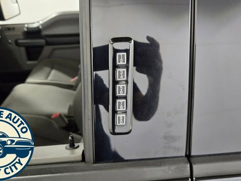Used 2018 Ford F150 XLT AWD/4WD image 26