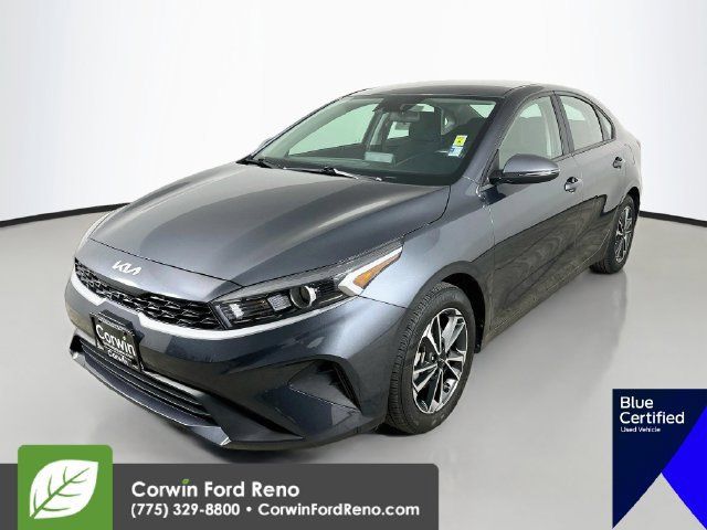 Used 2024 Kia Forte LXS w/ LXS Technology Package FWD image 3