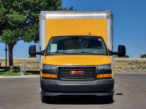 Used 2021 GMC Savana 3500 Extended w/ Power Convenience Package RWD image 2