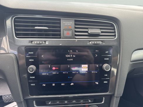 Used 2019 Volkswagen Golf SE FWD image 15