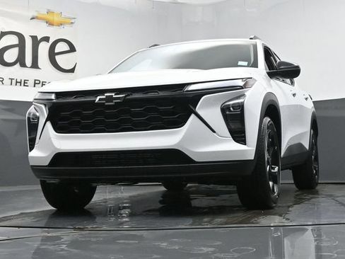 New 2026 Chevrolet Trax LT w/ Sunroof Package FWD image 34