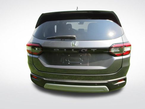 Used 2025 Honda Pilot EX-L image 10