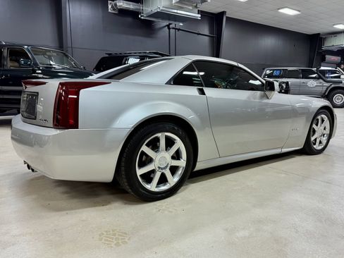 Used 2006 Cadillac XLR image 8