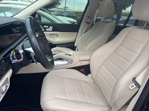 Used 2024 Mercedes-Benz GLS 580 4MATIC image 10