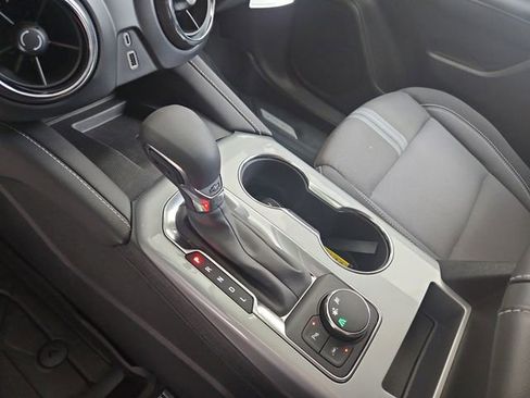 Used 2025 Chevrolet Blazer LT w/ Convenience Package FWD image 24