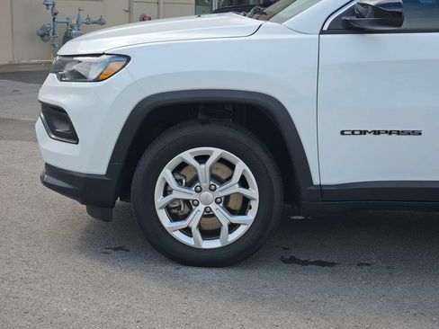 Used 2024 Jeep Compass Latitude AWD/4WD image 6