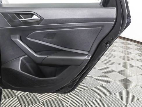 Used 2019 Volkswagen Jetta SEL w/ Cold Weather Package FWD image 43