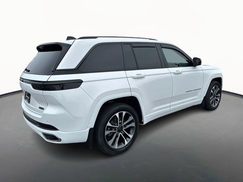 Used 2023 Jeep Grand Cherokee Overland image 3