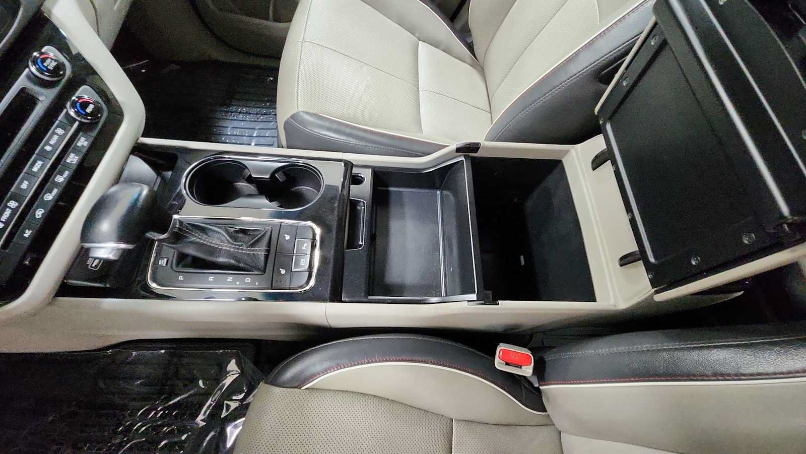 Used 2017 Kia Sedona EX FWD image 22