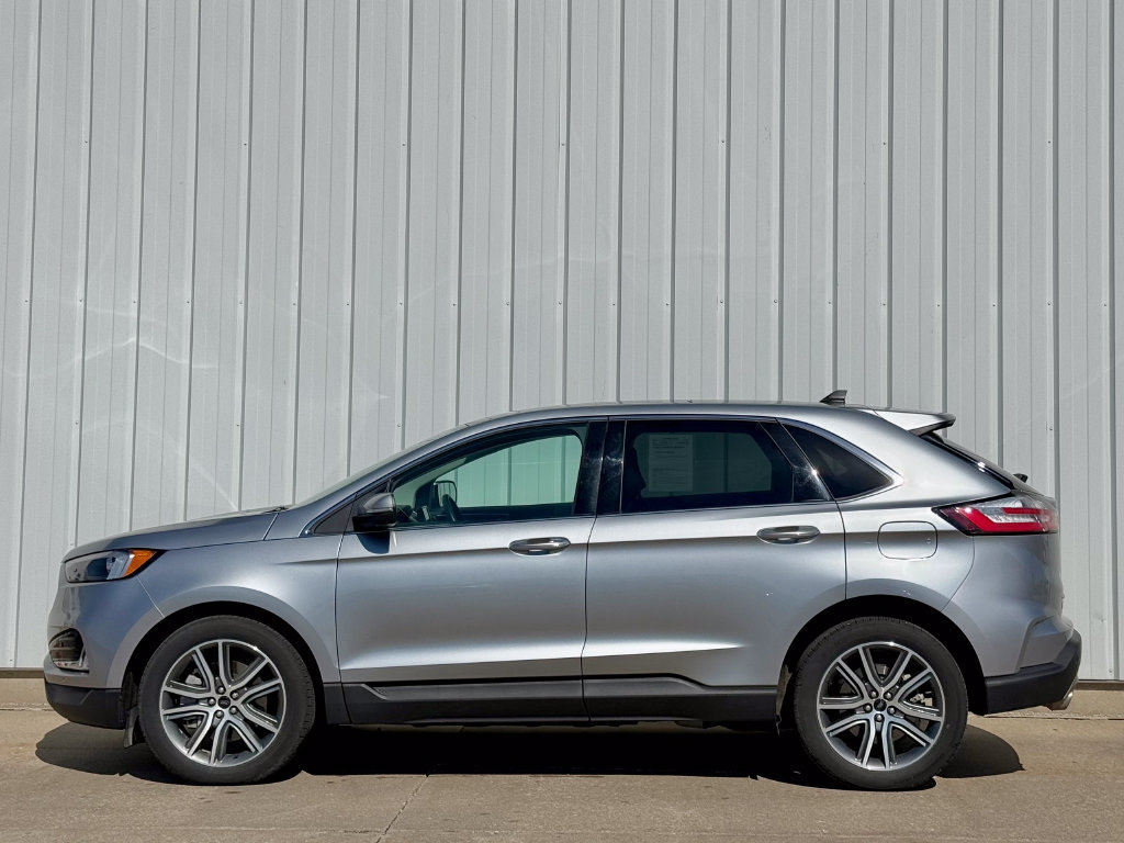 Used 2024 Ford Edge Titanium AWD/4WD image 3