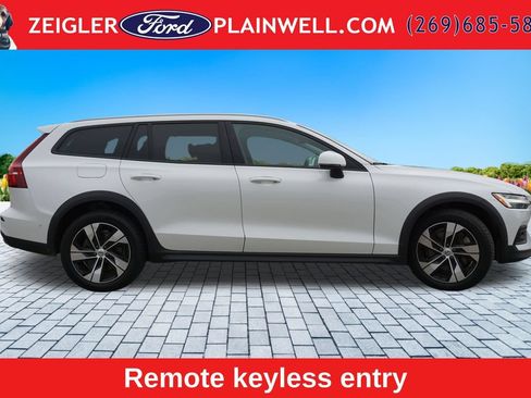 Used 2024 Volvo V60 B5 Cross Country Plus AWD/4WD image 6