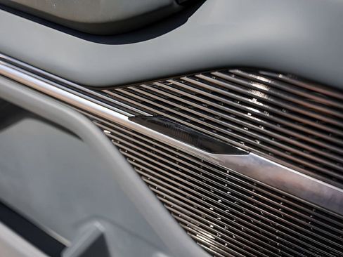 Used 2024 Jeep Grand Wagoneer Series III image 23