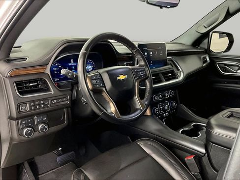 Used 2022 Chevrolet Tahoe High Country AWD/4WD image 16