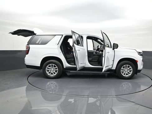 Used 2024 Chevrolet Tahoe LS RWD image 29