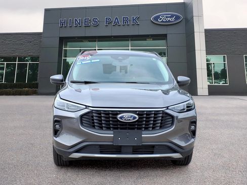 Used 2025 Ford Escape Platinum AWD/4WD image 2