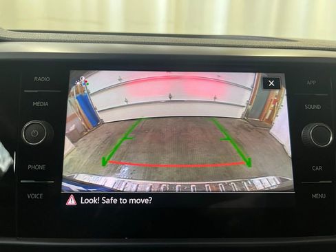 Certified 2023 Volkswagen Taos SE w/ Panoramic Sunroof Package image 20