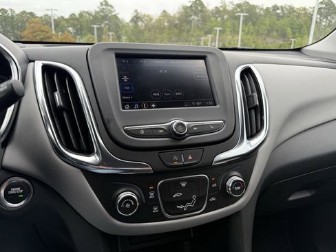 Used 2023 Chevrolet Equinox LT image 16