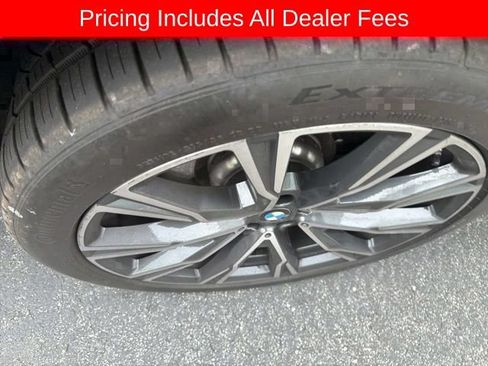Used 2020 BMW X7 M50i w/ Dynamic Handling Package AWD/4WD image 19