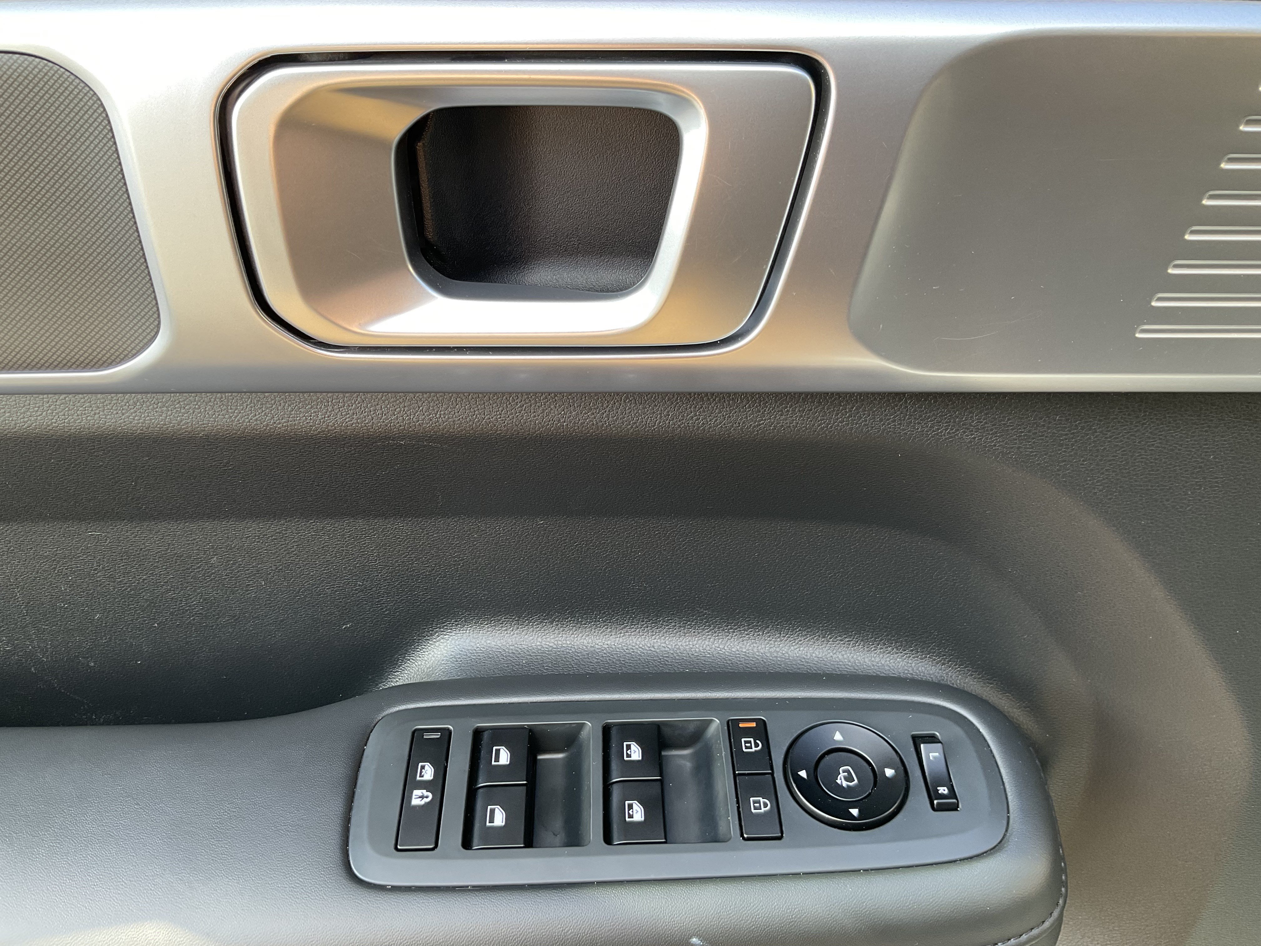 Used 2025 Hyundai Santa Fe XRT AWD/4WD image 28