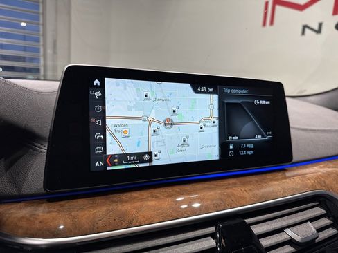 Used 2018 BMW M550i xDrive w/ Driving Assistance Package image 18