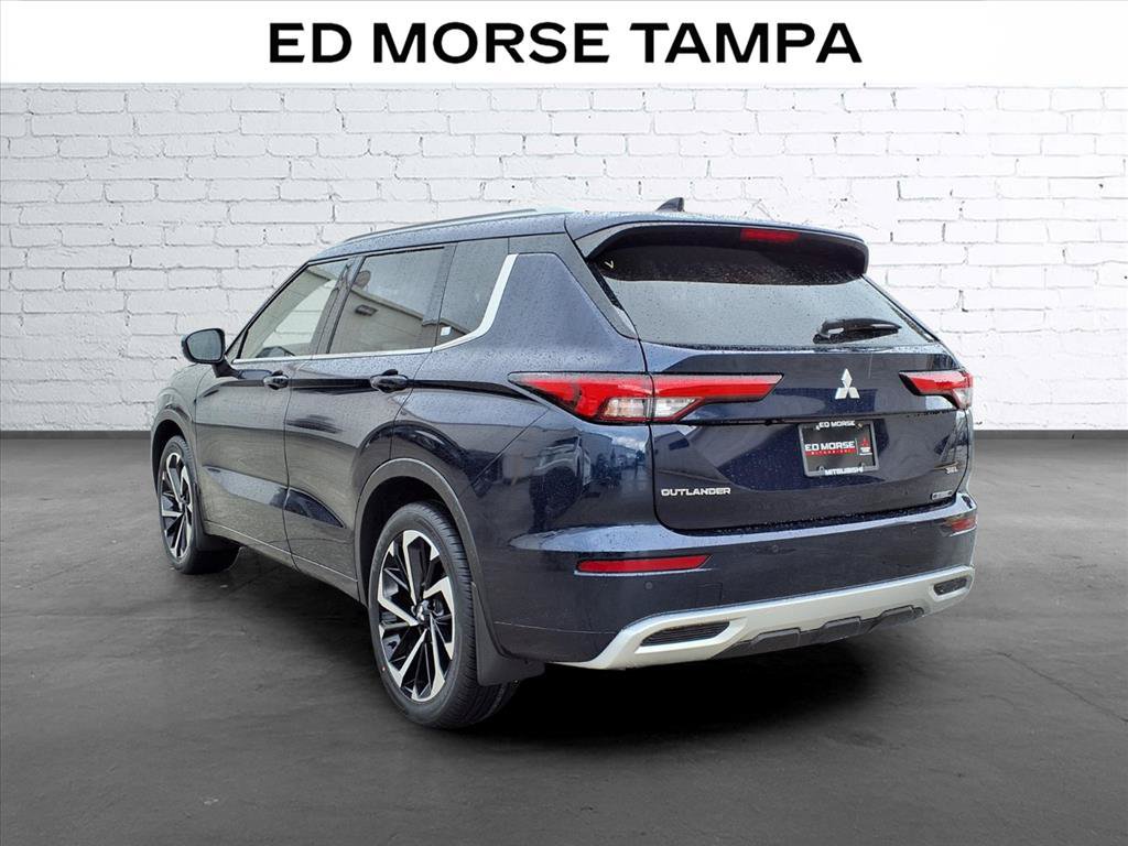 Used 2024 Mitsubishi Outlander SEL FWD image 3
